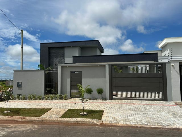 Casa com 300m² 3 quartos e 1 banheiro, à venda, no bairro Residencial Riviera Suíça em Sinop