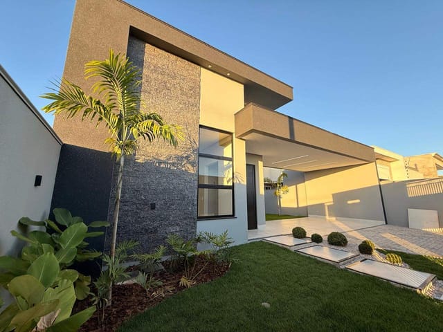 Casa com 300m² 3 quartos e 1 banheiro, à venda, no bairro Residencial Riviera Suíça em Sinop