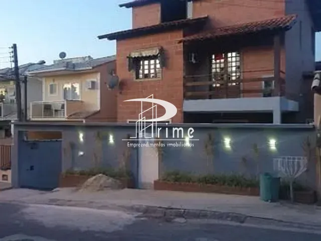 Casa com 400m² 5 quartos e 5 banheiros, à venda, no bairro Itaipu em Niterói