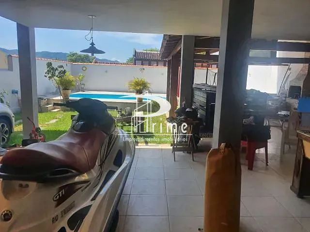 Casa com 400m² 5 quartos e 5 banheiros, à venda, no bairro Itaipu em Niterói