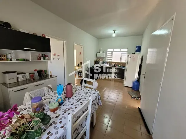Casa com 107m², à venda, no bairro Centro em Andradas