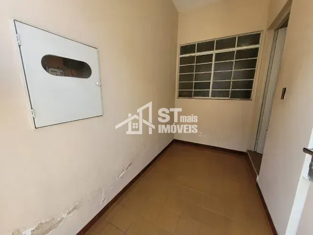 Casa com 107m², à venda, no bairro Centro em Andradas