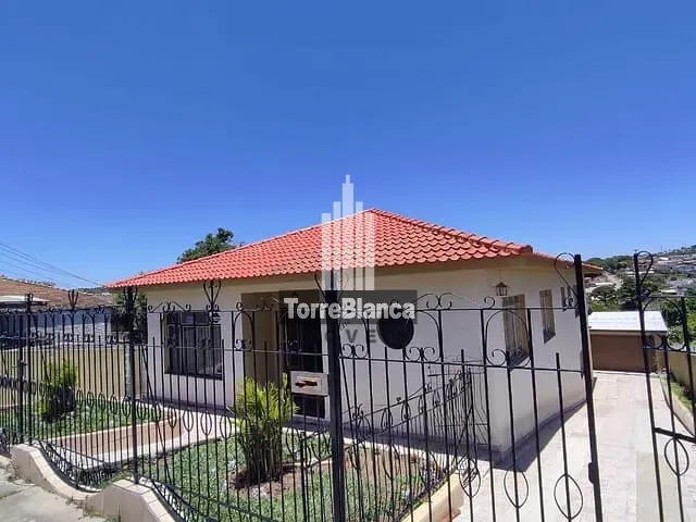 Casa com 495m² 5 quartos e 3 banheiros, à venda, no bairro Nova Rússia em Ponta Grossa