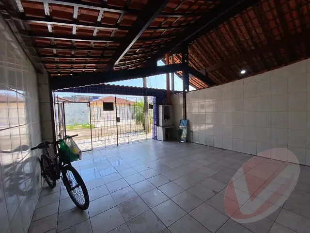 Casa 3 quartos e 2 banheiros, à venda, no bairro Princesa em Praia Grande