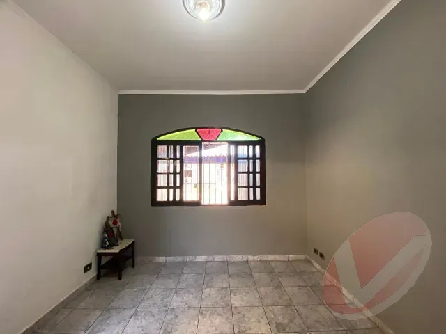 Casa 3 quartos e 2 banheiros, à venda, no bairro Princesa em Praia Grande