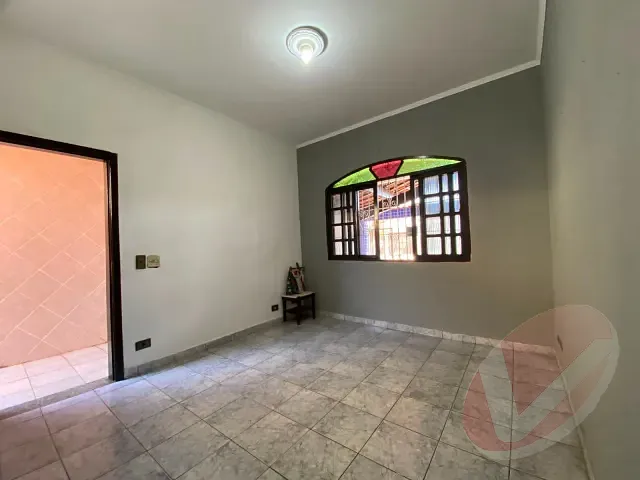 Casa 3 quartos e 2 banheiros, à venda, no bairro Princesa em Praia Grande