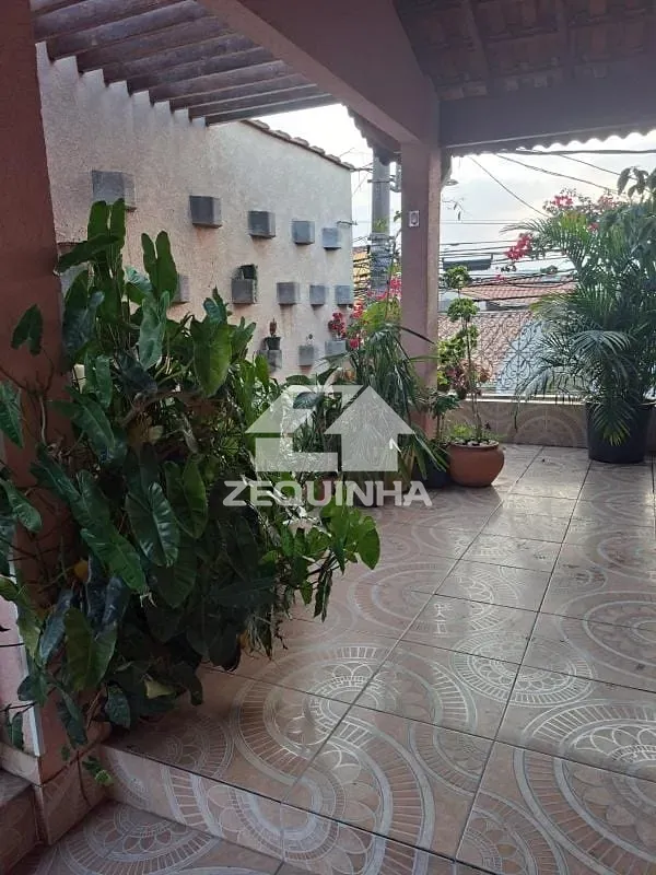 Casa, 5 quartos, 180 m² - Foto 2