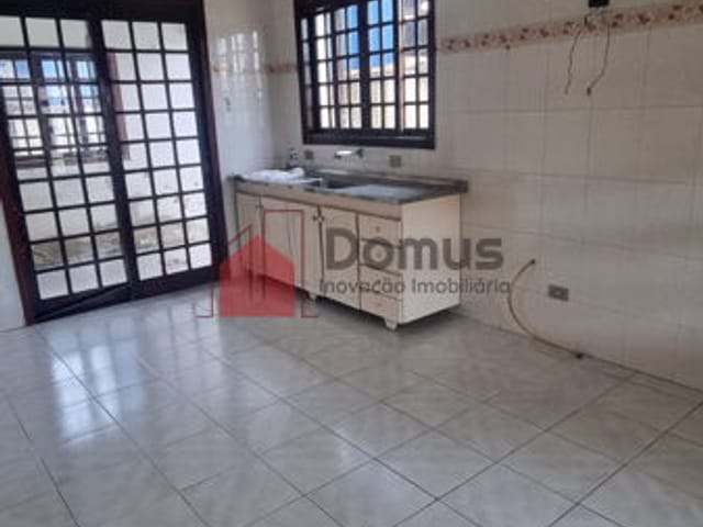 Casa à venda, no bairro Jardim Rosely em Pindamonhangaba