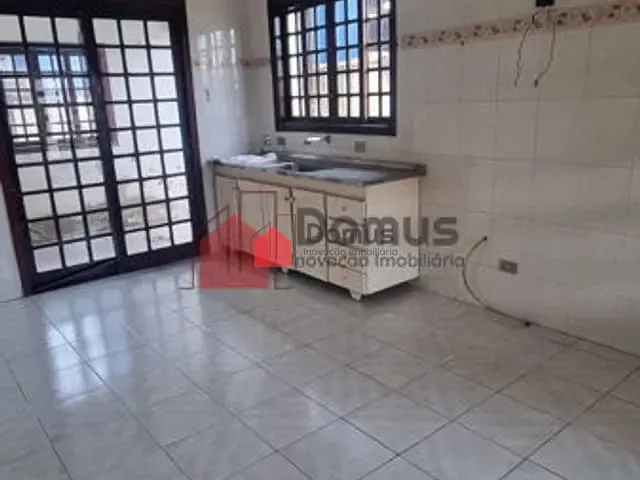 Casa à venda, no bairro Jardim Rosely em Pindamonhangaba
