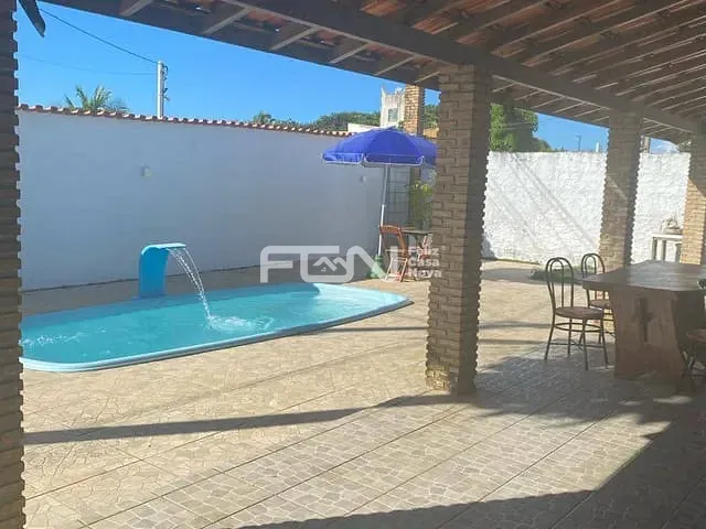 Casa 3 quartos e 3 banheiros, para alugar, no bairro Arembepe (Abrantes) em Camaçari