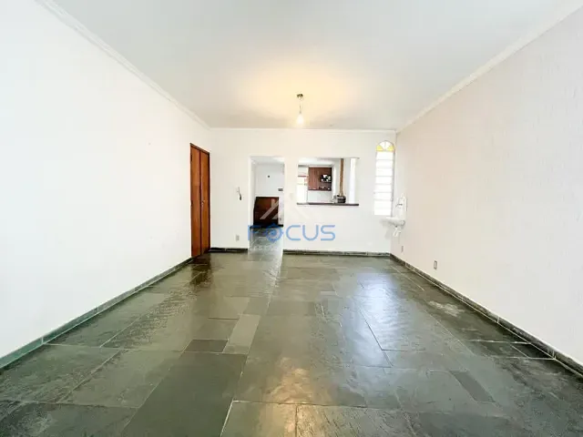 Casa com 269m² 3 quartos e 3 banheiros, à venda ou para alugar, no bairro Vila Municipal em Jundiaí
