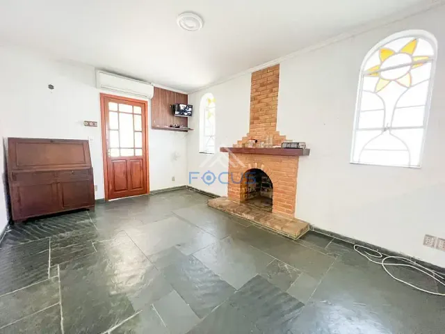 Casa com 269m² 3 quartos e 3 banheiros, à venda ou para alugar, no bairro Vila Municipal em Jundiaí