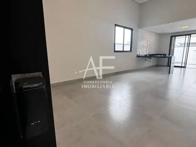 Casa com 300m², à venda, no bairro Piracangaguá em Taubaté