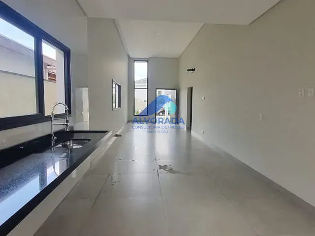 Casa com 349m² 3 quartos e 3 banheiros, à venda, no bairro Condomínio Residencial Mantiqueira em São José dos Campos