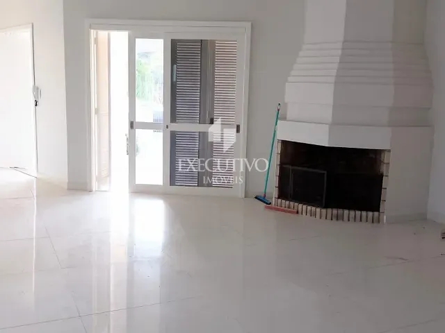 Casa 3 quartos e 3 banheiros, para alugar, no bairro Centro em Arroio do Meio