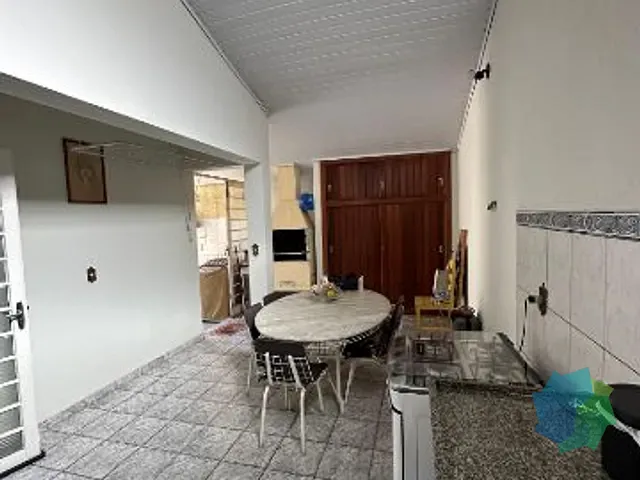 Casa com 160m² 3 quartos e 2 banheiros, à venda, no bairro Distrito Industrial em Salto