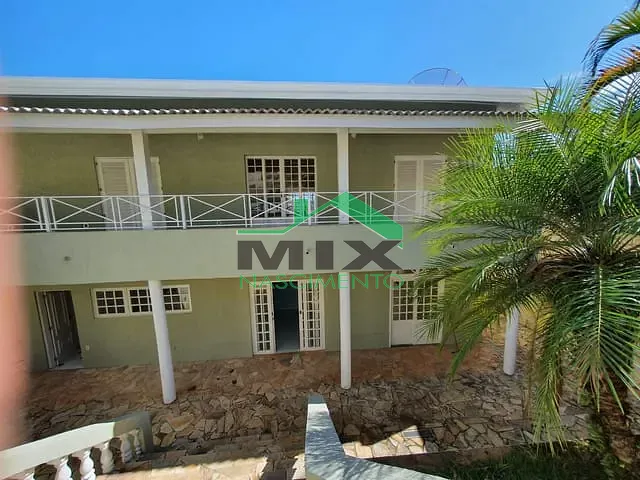 Casa com 660m² 3 quartos e 1 banheiro, à venda, no bairro Jardim Nomura em Cotia