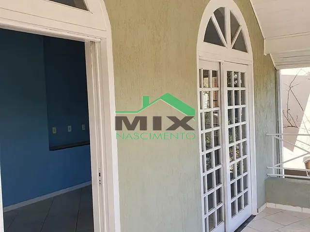 Casa com 660m² 3 quartos e 1 banheiro, à venda, no bairro Jardim Nomura em Cotia