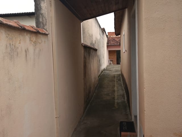 Casa com 300m² 4 quartos e 2 banheiros, à venda, no bairro Parque São Domingos em Pindamonhangaba