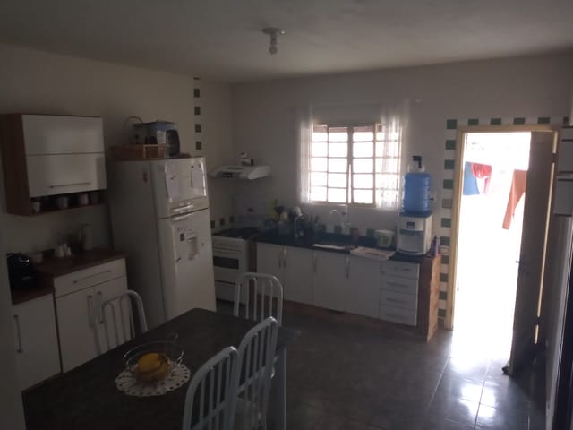 Casa com 300m² 4 quartos e 2 banheiros, à venda, no bairro Parque São Domingos em Pindamonhangaba