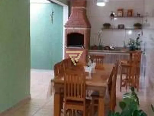 Casa com 200m² 3 quartos e 2 banheiros, à venda, no bairro Jardim Arlindo Laguna em Ribeirão Preto