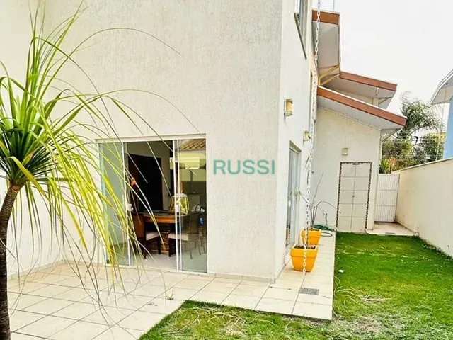 Casa com 350m² 3 quartos e 3 banheiros, à venda, no bairro Villa Branca em Jacareí