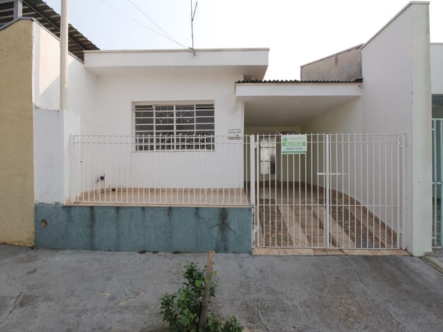 Casa com 200m² 3 quartos e 2 banheiros, à venda ou para alugar, no bairro Jardim Santo André em São João da Boa Vista