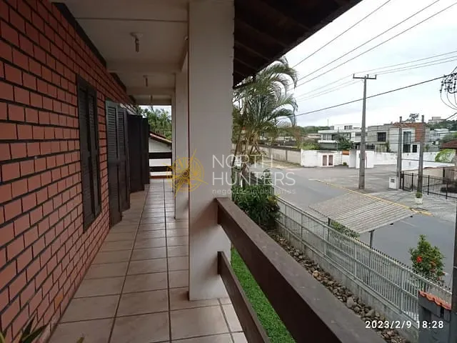 Casa com 325m² 4 quartos e 3 banheiros, à venda, no bairro Pirabeiraba (Pirabeiraba) em Joinville