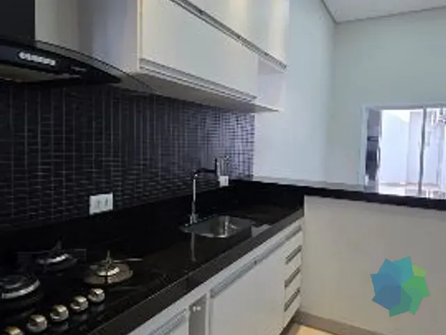 Casa com 175m² 3 quartos e 2 banheiros, para alugar, no bairro Centro em Salto