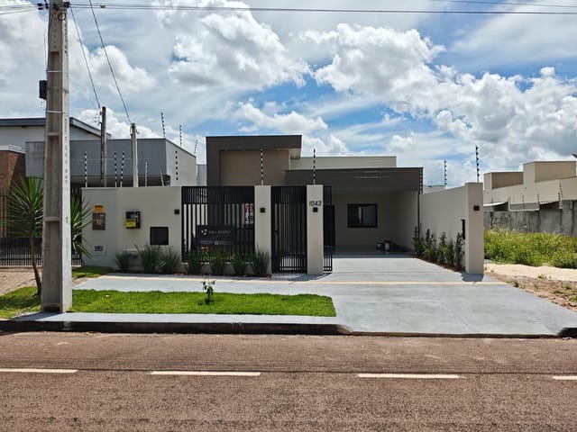 Casa com 300m² 3 quartos e 1 banheiro, à venda, no bairro Jardim Curitiba em Sinop