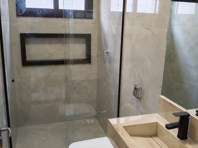 Casa com 300m² 3 quartos e 1 banheiro, à venda, no bairro Jardim Curitiba em Sinop