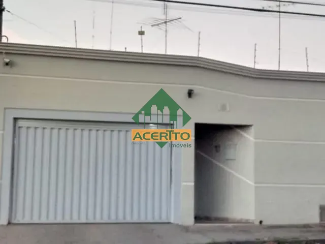 Casa com 250m² 3 quartos e 2 banheiros, à venda, no bairro Conjunto Habitacional José Saran em Araçatuba