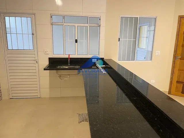 Casa 2 quartos e 1 banheiro, à venda, no bairro Jardim Nova República em São José dos Campos