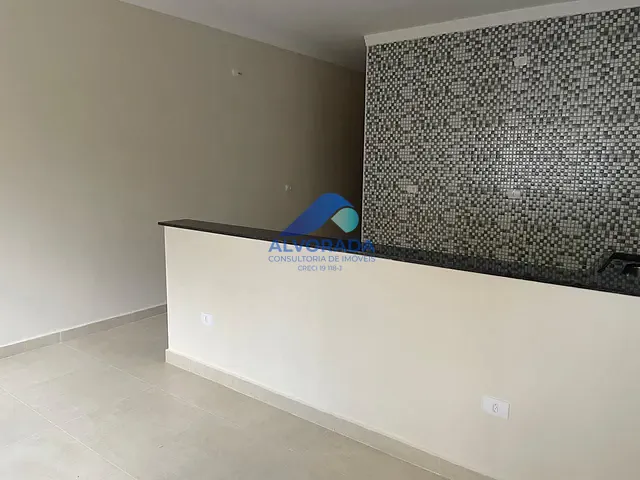 Casa 2 quartos e 1 banheiro, à venda, no bairro Jardim Nova República em São José dos Campos