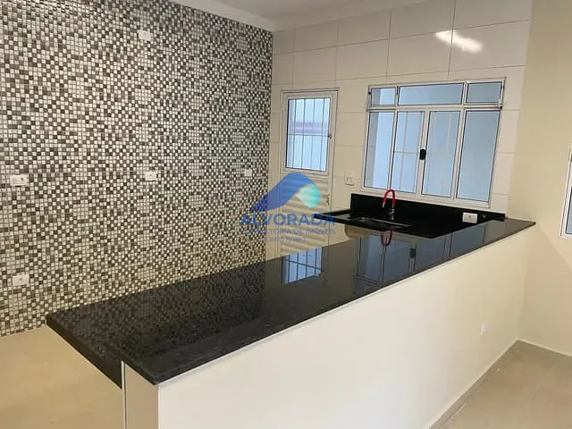 Casa 2 quartos e 1 banheiro, à venda, no bairro Jardim Nova República em São José dos Campos