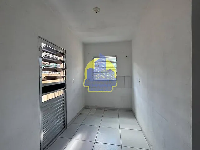 Casa com 50m² 1 quarto e 1 banheiro, para alugar, no bairro Novo Osasco em Osasco