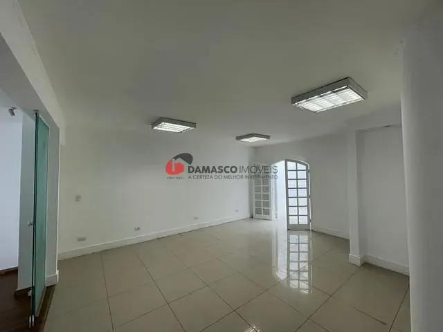 Casa com 270m² 3 quartos e 1 banheiro, para alugar, no bairro Oswaldo Cruz em São Caetano do Sul