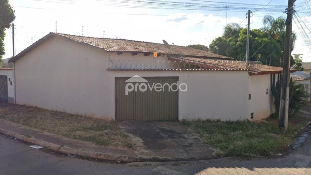 Casa, 3 quartos, 226 m² - Foto 1