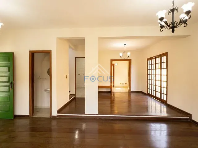 Casa com 375m² 3 quartos e 2 banheiros, à venda, no bairro Chácara Pavoeiro em Cotia