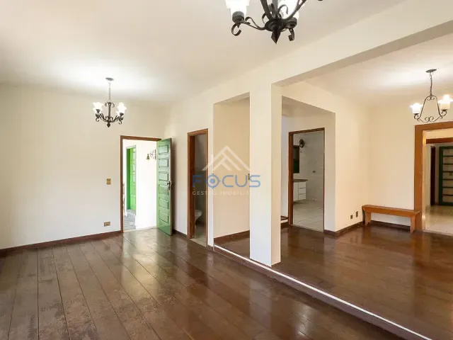 Casa com 375m² 3 quartos e 2 banheiros, à venda, no bairro Chácara Pavoeiro em Cotia