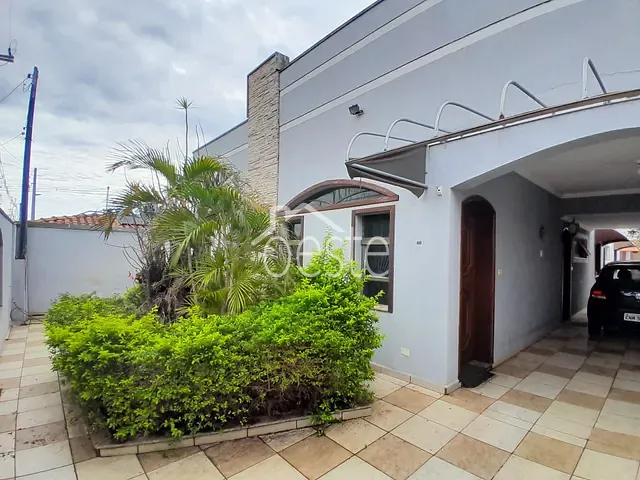 Casa com 378m² 4 quartos e 3 banheiros, à venda, no bairro Vila Grego II em Santa Bárbara D'Oeste