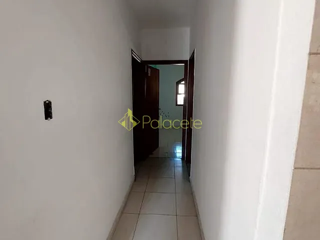 Casa com 250m² 3 quartos e 2 banheiros, à venda, no bairro Jardim Garcez em Taubaté