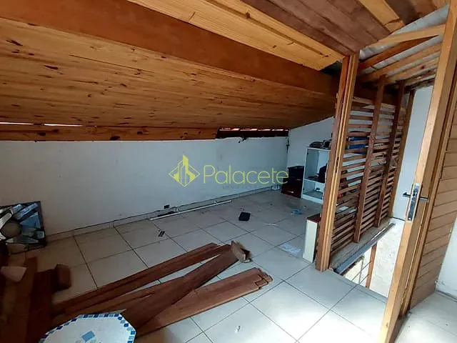 Casa com 250m² 3 quartos e 2 banheiros, à venda, no bairro Jardim Garcez em Taubaté