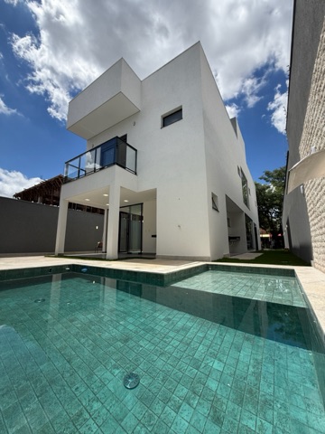 Casa com 360m² 4 quartos e 6 banheiros, à venda, no bairro Trevo em Belo Horizonte