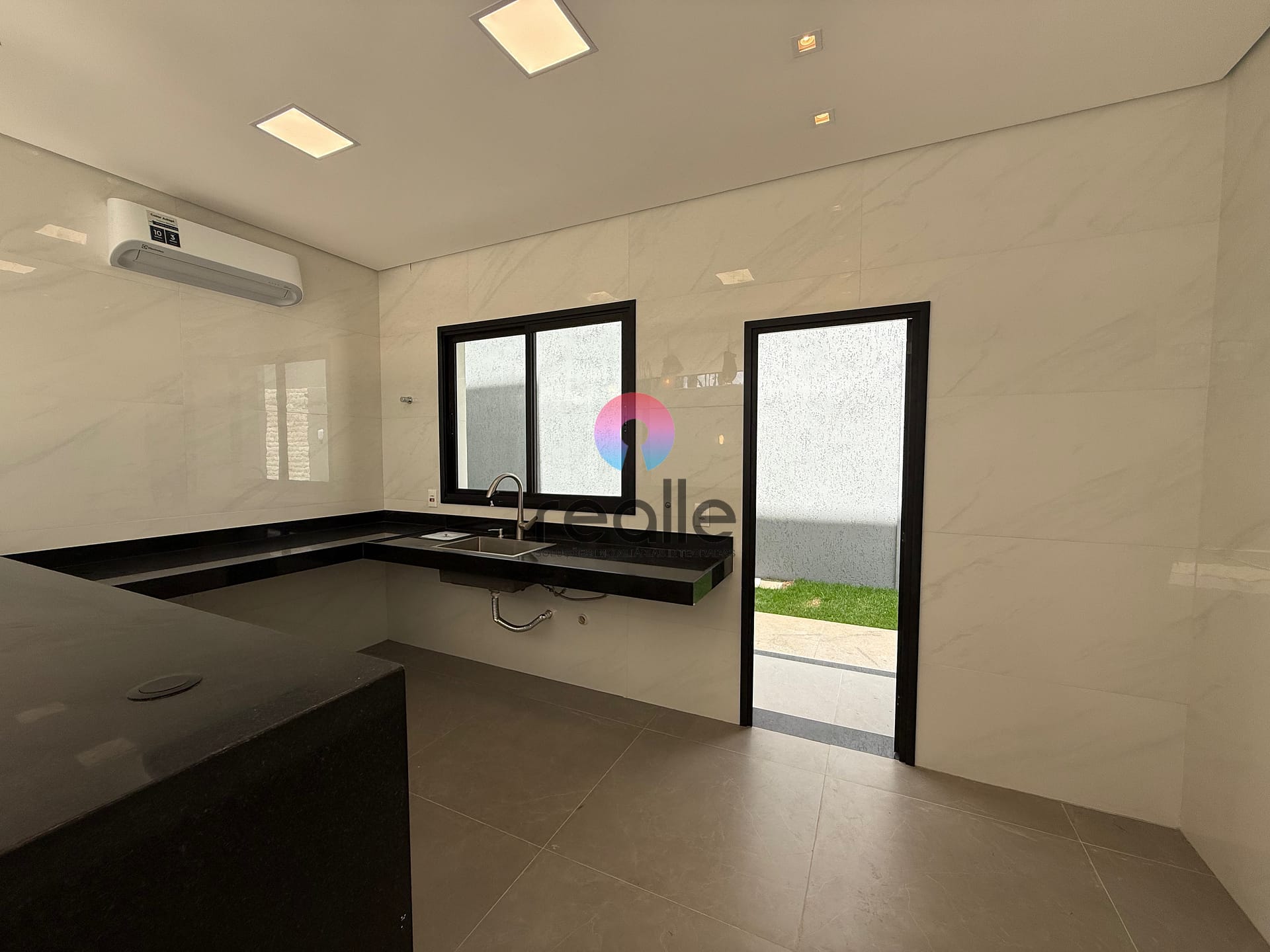 Casa, 4 quartos, 266 m² - Foto 8