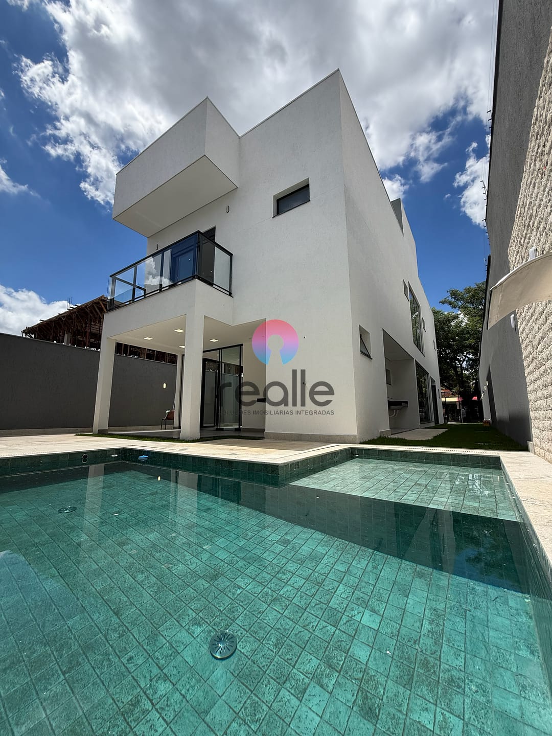 Casa, 4 quartos, 266 m² - Foto 1