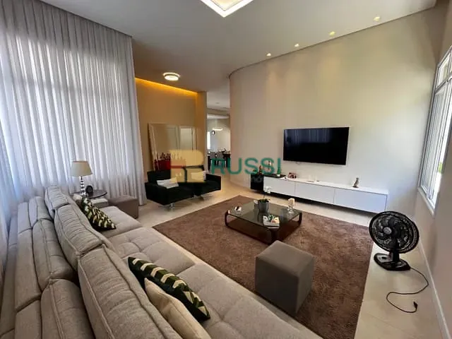 Casa com 600m² 3 quartos e 5 banheiros, à venda, no bairro Urbanova em São José dos Campos