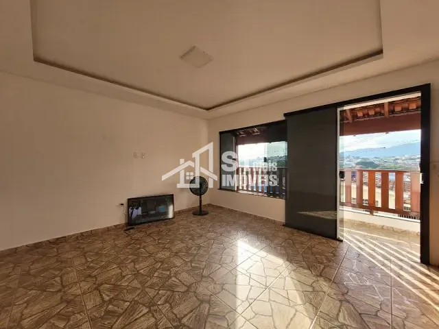 Casa com 138m² 4 quartos e 4 banheiros, à venda, no bairro Vila Muterle em Andradas