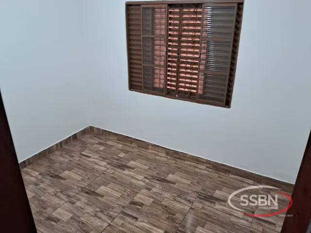 Casa 2 quartos e 1 banheiro, para alugar, no bairro Residencial Santa Luiza I em Nova Odessa