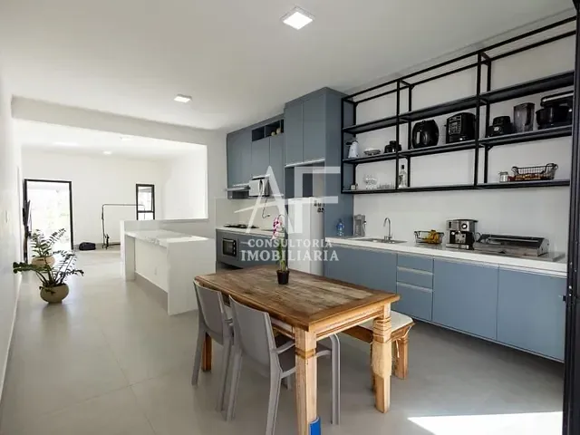 Casa com 275m² 3 quartos e 3 banheiros, à venda, no bairro Itapecerica em Taubaté